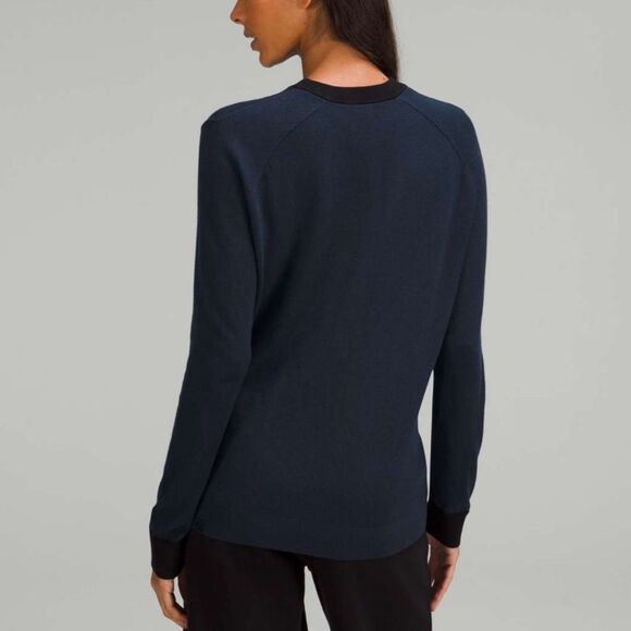 VGUC Lululemon Silk Blend Navy Black Crewneck Sweater Sz 12 - Picture 2 of 9